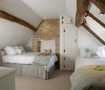 Honeysuckle Cottage Bedroom 2 - StayCotswold