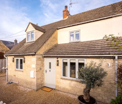 1 Horseshoe Cottages