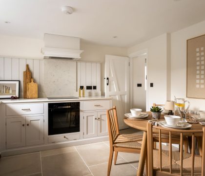 1 Horseshoe Cottages - Kitchen