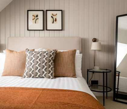 1 Horseshoe Cottages - Master Bedroom