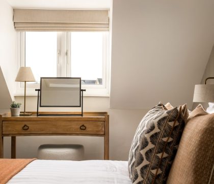 1 Horseshoe Cottages - Master Bedroom