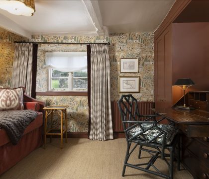 Ardmore Cottage Snug - StayCotswold