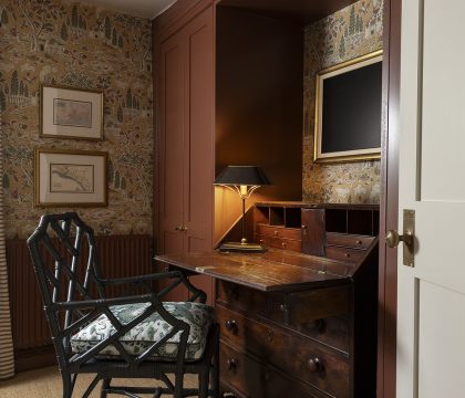 Ardmore Cottage Snug - StayCotswold