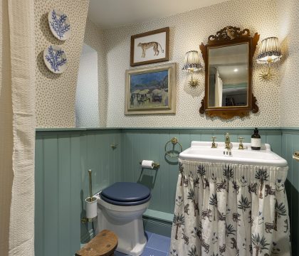 Ardmore Cottage Bathroom - StayCotswold