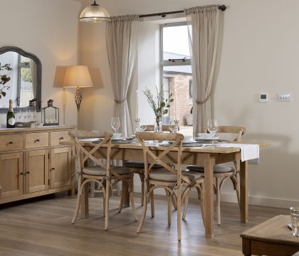 Shire Cottage Dining Room - StayCotswold