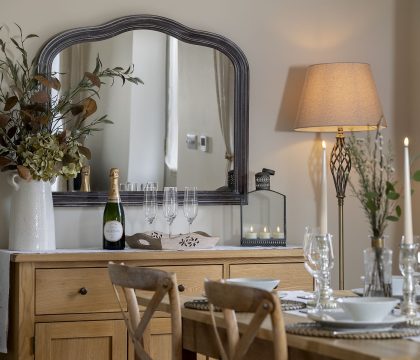 Shire Cottage Dining Room - StayCotswold