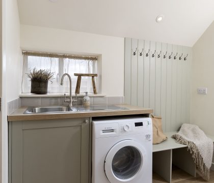 Shire Cottage Utility - StayCotswold