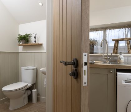 Shire Cottage Cloakroom - StayCotswold