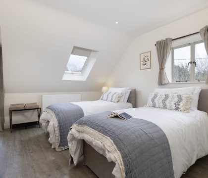 Shire Cottage Bedroom 2 - StayCotswold