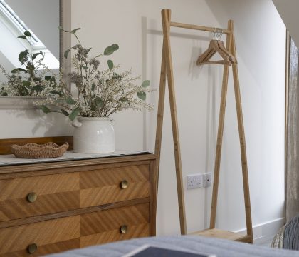 Shire Cottage Bedroom 2 - StayCotswold