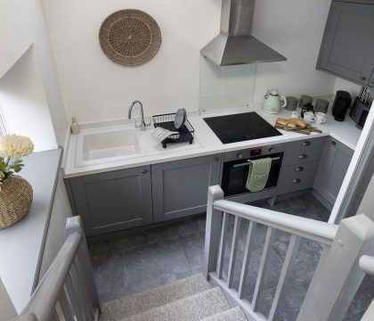 Quoin Cottage Kitchen - StayCotswold