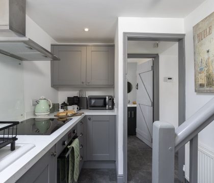 Quoin Cottage Kitchen - StayCotswold