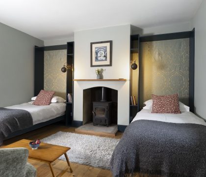 The Artists House Snug - StayCotswold