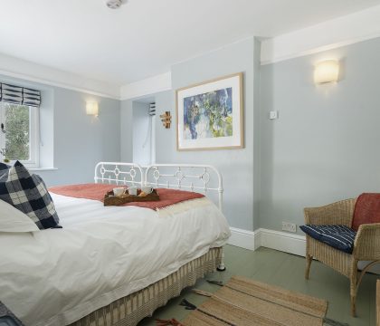 The Artists House Master Bedroom - StayCotswold