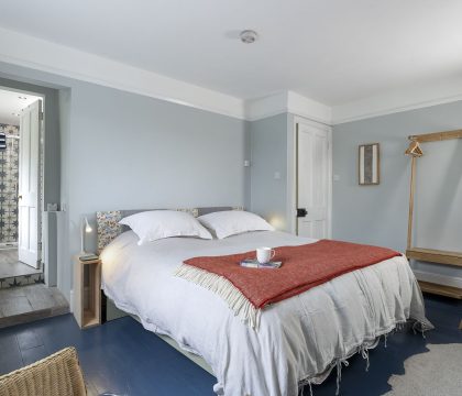 The Artists House Bedroom 2 - StayCotswold