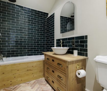 The Barley Apartment at Cowley House Family Bathroom - StayCotswold