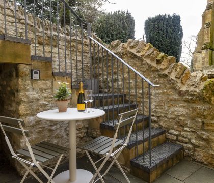 Church Alley House Outside - StayCotswold
