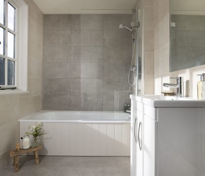 Church Alley House Bathroom - StayCotswold