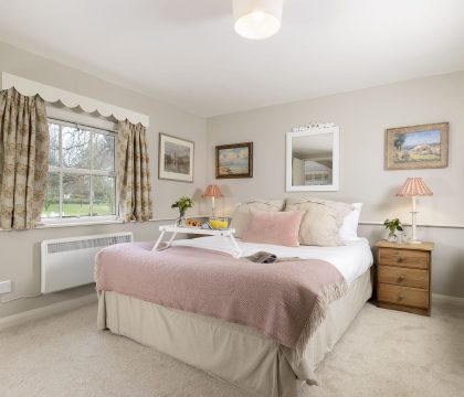 Orchard Cottage Bedroom - StayCotswold