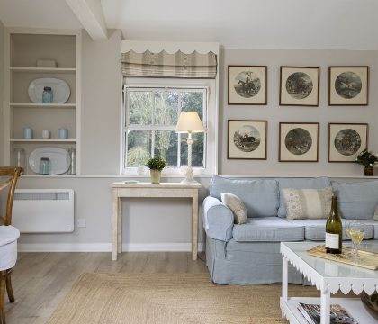 Orchard Cottage Sitting/Dining Room - StayCotswold