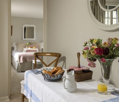 Orchard Cottage Dining/Sitting Room - StayCotswold