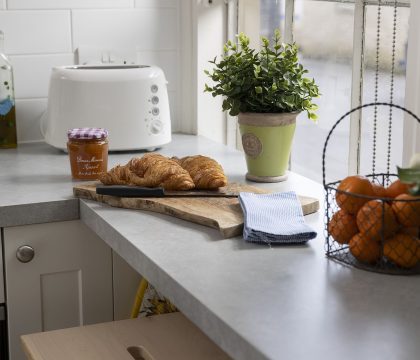 Orchard Cottage Kitchen - StayCotswold