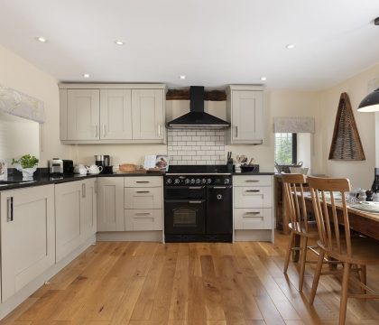 Sun Cottage Kitchen - StayCotswold