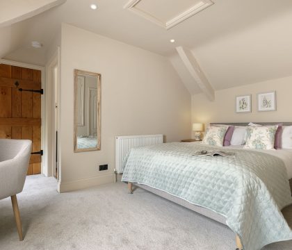 Sun Cottage Master Bedroom - StayCotswold