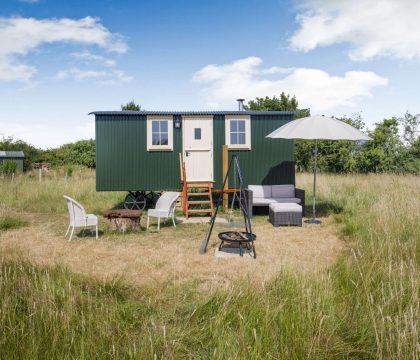 Littlestock Shepherds Hut Meadow - StayCotswold