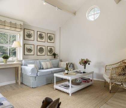 Orchard Cottage Sitting/Dining Room - StayCotswold