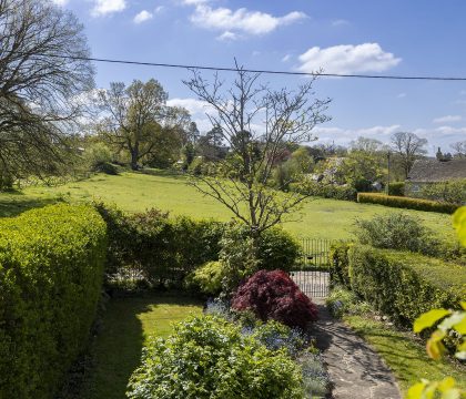 Primrose Cottage Outside - StayCotswold