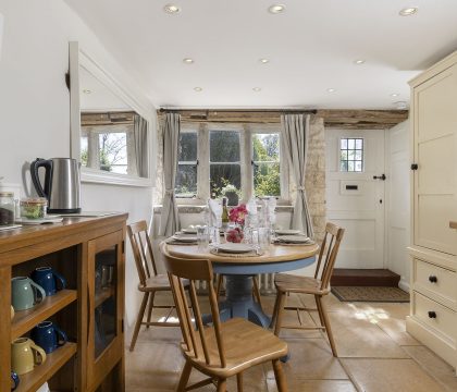 Primrose Cottage Kitchen/Dining Area - StayCotswold