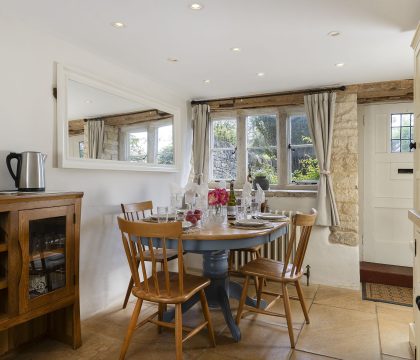 Primrose Cottage Kitchen/Dining Area - StayCotswold