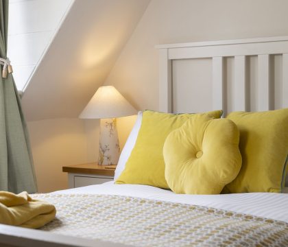 Primrose Cottage Bedroom 2 - StayCotswold