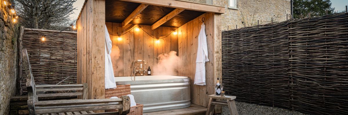 Holiday Cottages with Hot Tubs & Outdoor Baths Holiday Cottages with Hot Tubs & Outdoor Baths