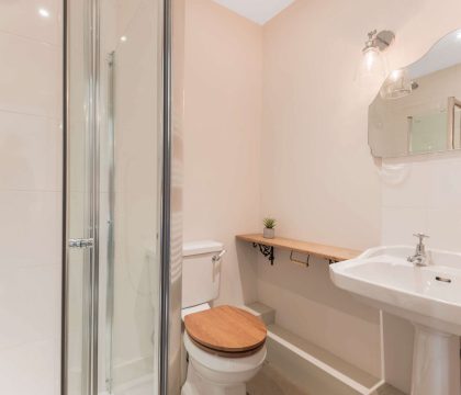 The Stables Bathroom - StayCotswold