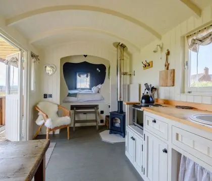 Aurora Shephards Hut - StayCotswold