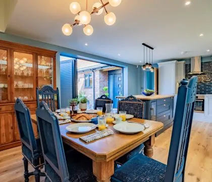 The Old Candle Shop Dining Area - StayCotswold