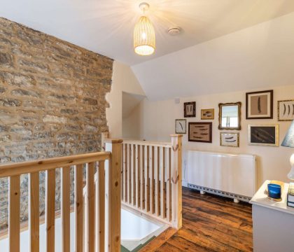 The Cotswold Guy Apartment Landing - StayCotswold