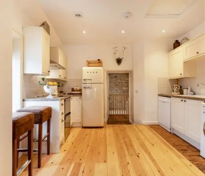 The Cotswold Guy Apartment Kitchen - StayCotswold