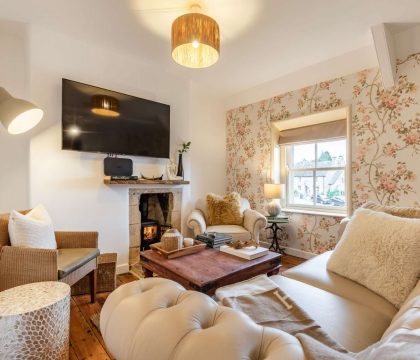 The Cotswold Guy Apartment Lounge - StayCotswold