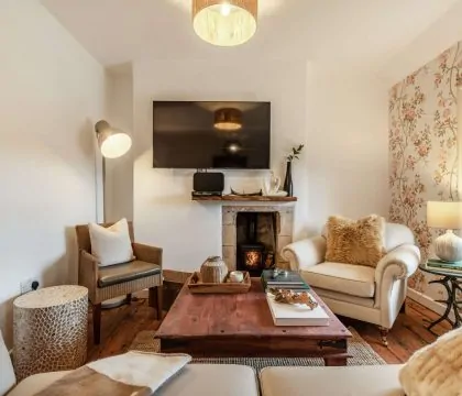 The Cotswold Guy Apartment Lounge - StayCotswold