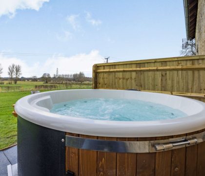 The Stables Hot Tub - StayCotswold