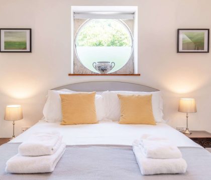 The Coach House Bedroom 2 - StayCotswold