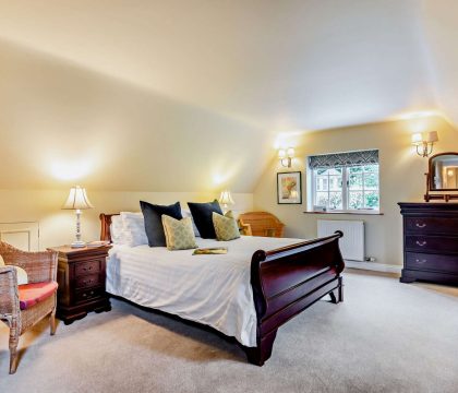 The Glen, Ilmington Master Bedroom - StayCotswold