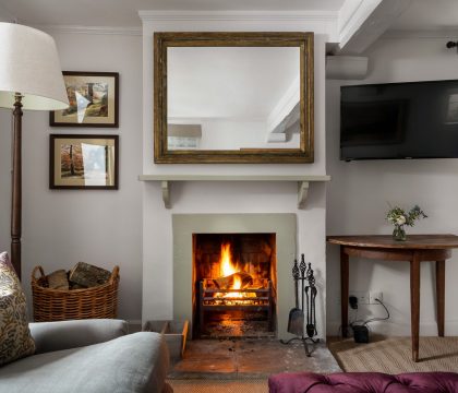 Woodman Cottage Sitting Room - StayCotswold