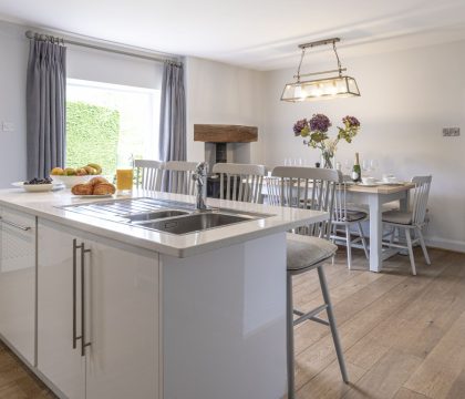 Yew Tree Cottage Kitchen - StayCotswold