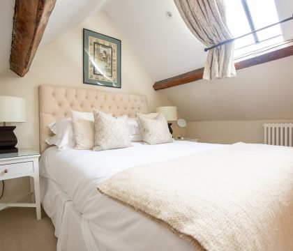The Hayloft Master Bedroom - StayCotswold