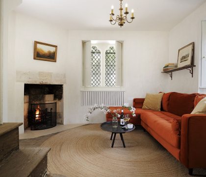 The Gatehouse Sitting Room - StayCotswold
