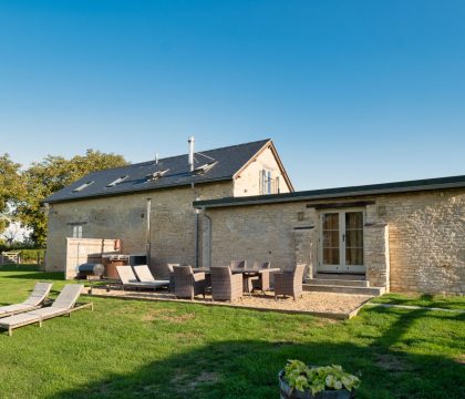 The Stables Garden - StayCotswold